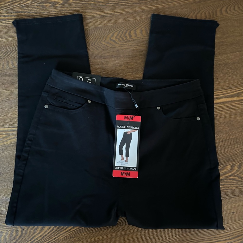 Mario Serrani Women's Elegant Black capris